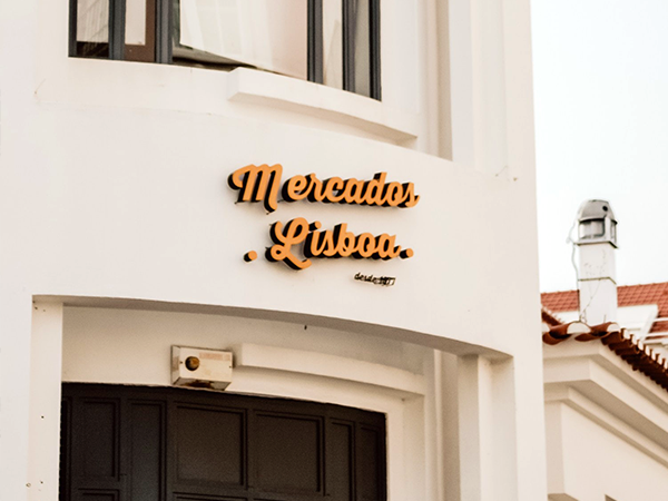 Mercados Lisboa Storefront Sign